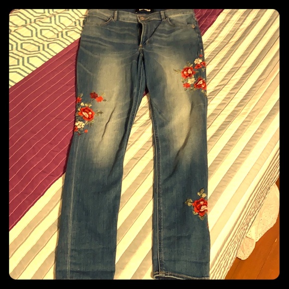 Express Denim - Express embroidered jeans